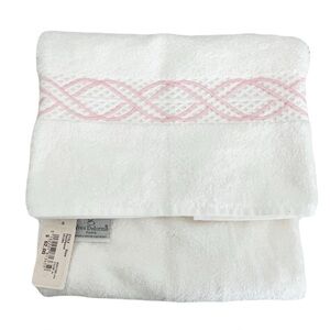 NWT Yves Delorme White and Pink ‘Etoile Rose’ Hand Towel